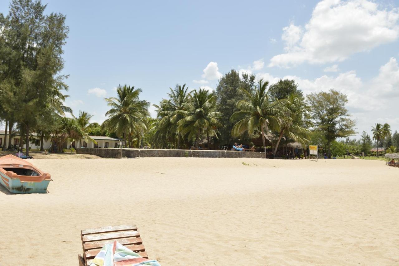 Hotel Coral Bay Trincomalee Exterior photo