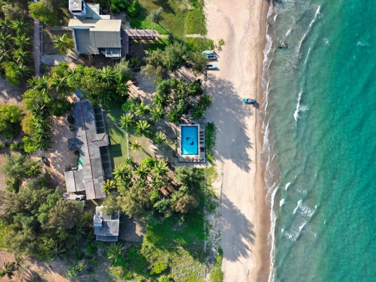 Hotel Coral Bay Trincomalee Exterior photo